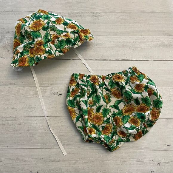Baby sunflower diaper‎ cover and bonnet - Picture 1 of 9
